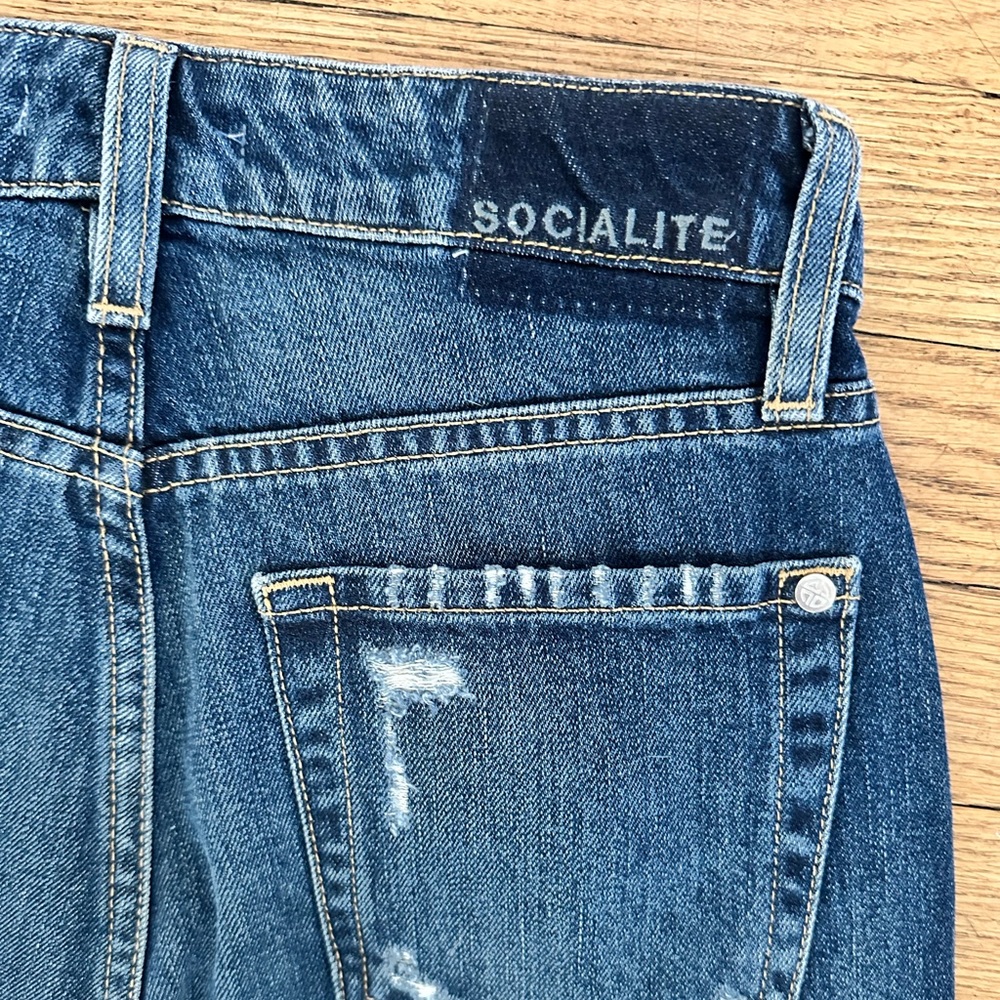 Socialite high waisted distressed jeans, size 25, NWT.